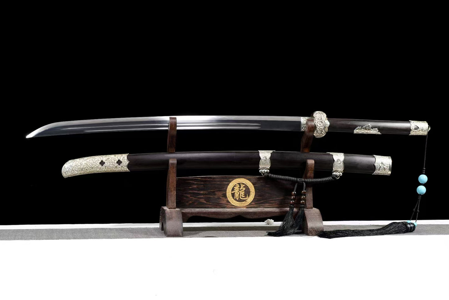 Waist knife T10 covered with clay and burnt blade ebony model丁白缨佩刀一白铜乌木款