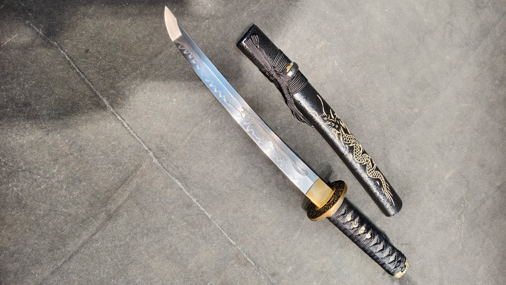 dragon hand(T10 earth-covered burning blade, carved dragon)katana,short knife