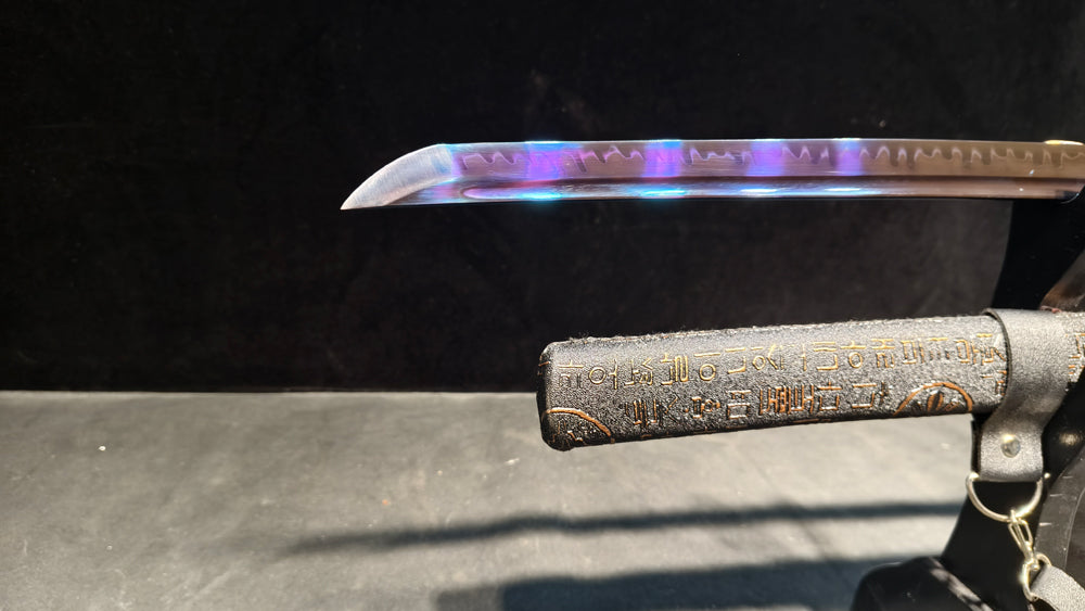 Purple Phantom Assassin(T10 covers the soil and burns the blades to form a ripple pattern, quenching purple color)katana