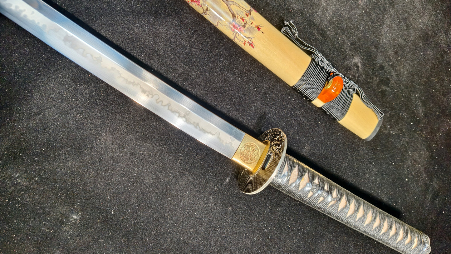 T10(Covered with soil and burned to create the blade's special pattern)katana