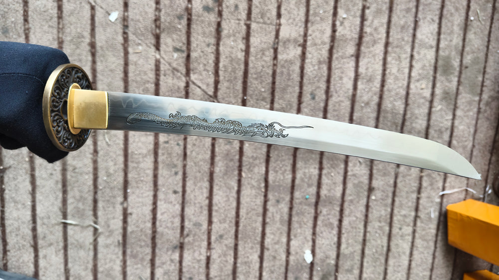 dragon hand(T10 earth-covered burning blade, carved dragon)katana,short knife
