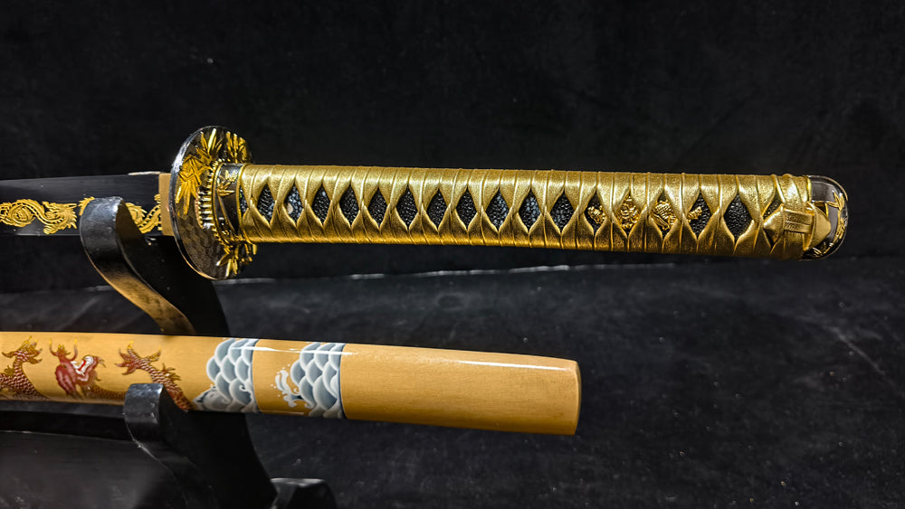 dragon pattern( Spring steel forged process quenched black, engraved dragon)katana