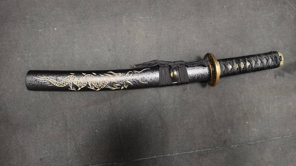 dragon hand(T10 earth-covered burning blade, carved dragon)katana,short knife