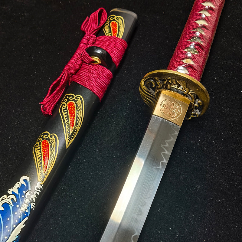 (T10 covers soil and burns blade to create ripple pattern)katana