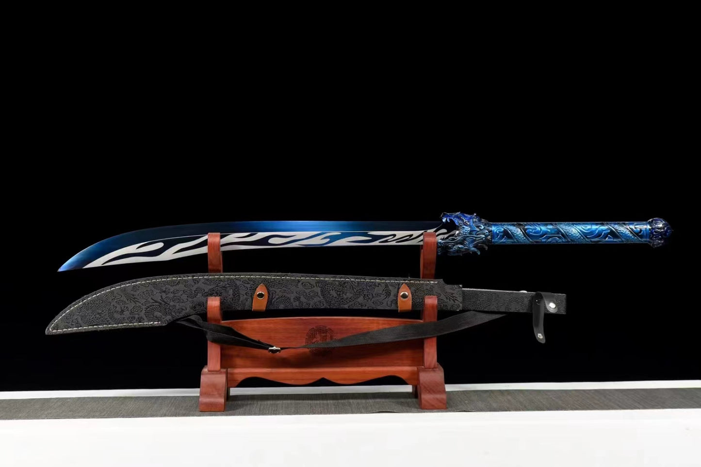 Dragon head broadsword(Manganese steel high-temperature paint-baked blue engraving process)