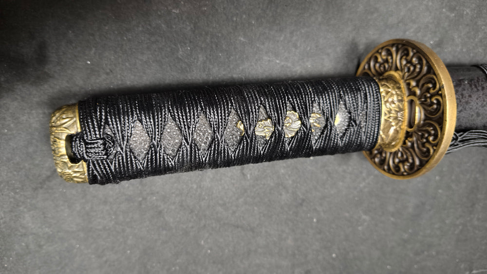 dragon hand(T10 earth-covered burning blade, carved dragon)katana,short knife