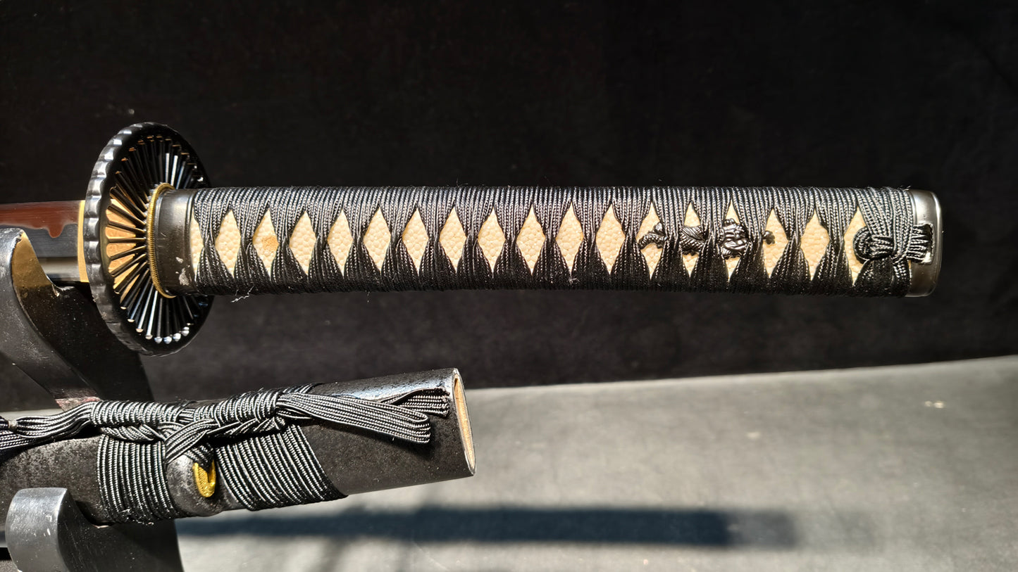 (T10 covered soil burnt blade quenched black)katana
