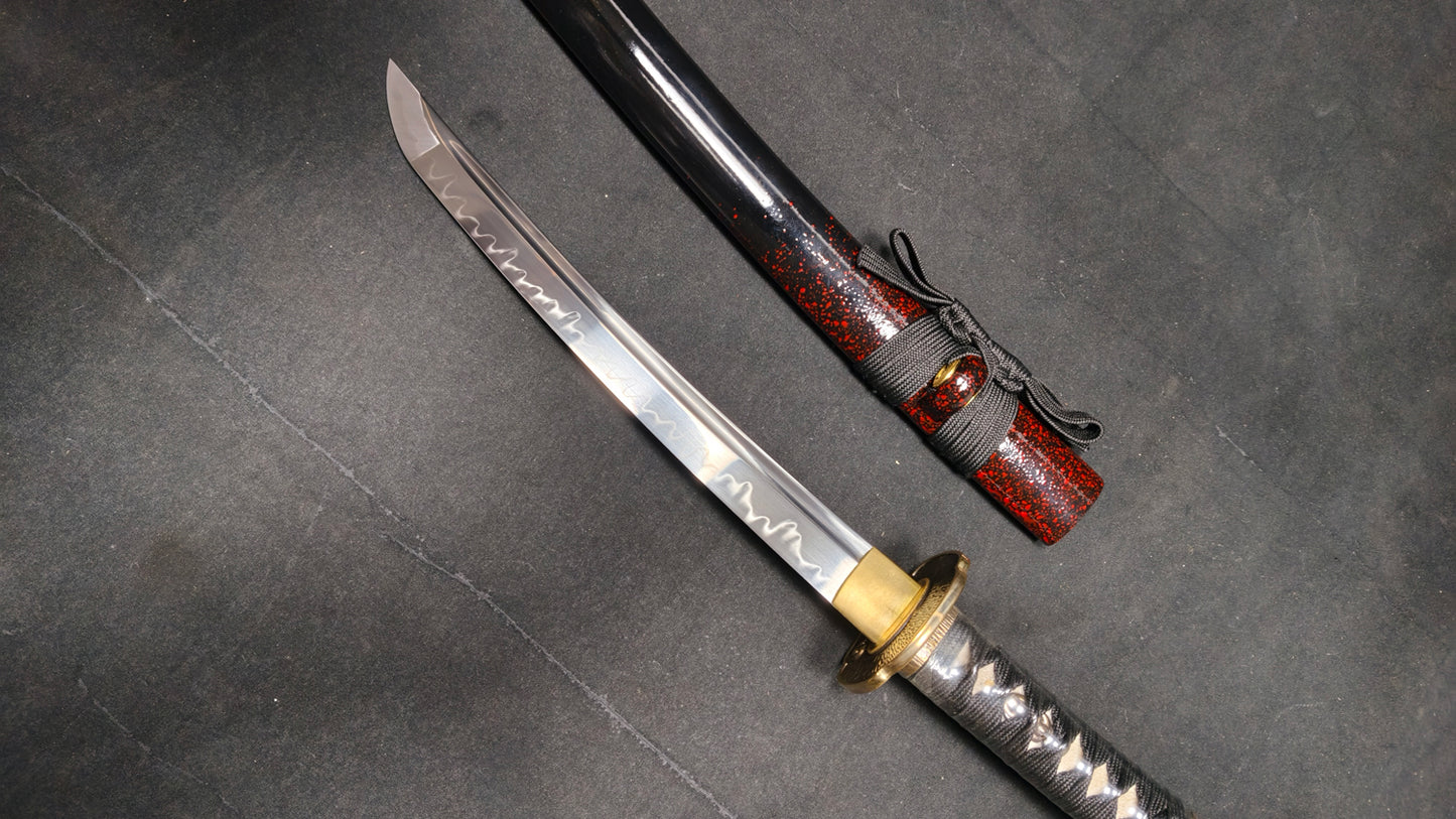 Red Wolf(T10 covers the soil and burns the blade)katana,Short knife