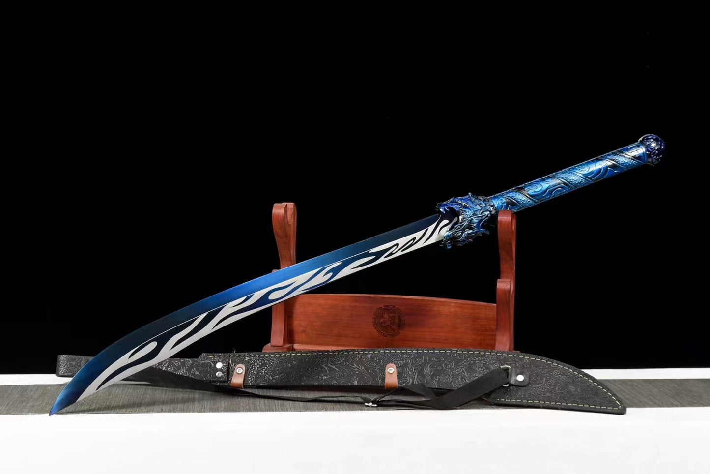 Dragon head broadsword(Manganese steel high-temperature paint-baked blue engraving process)