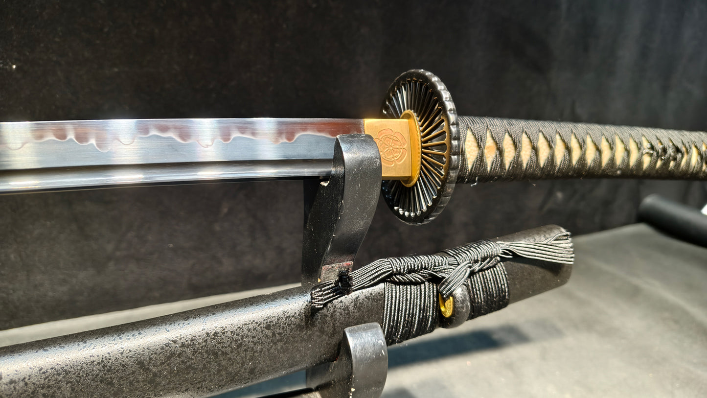 (T10 covered soil burnt blade quenched black)katana