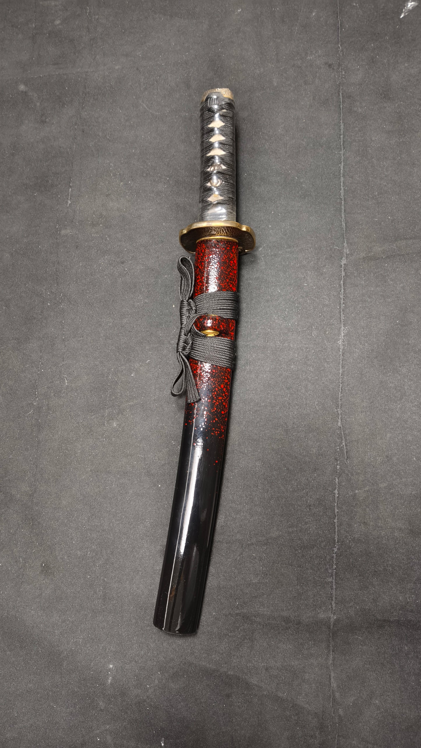 Red Wolf(T10 covers the soil and burns the blade)katana,Short knife