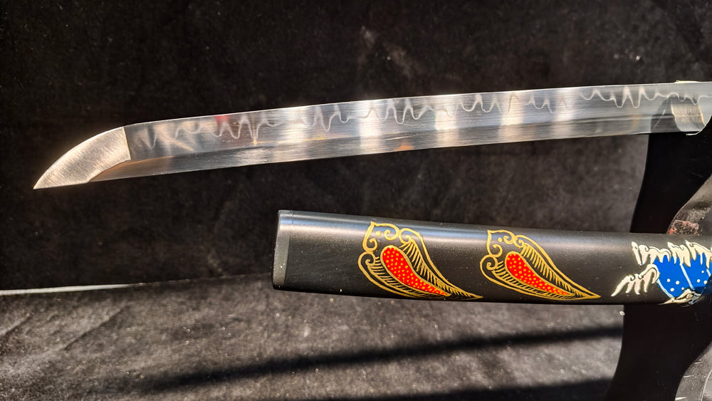 (T10 covers soil and burns blade to create ripple pattern)katana