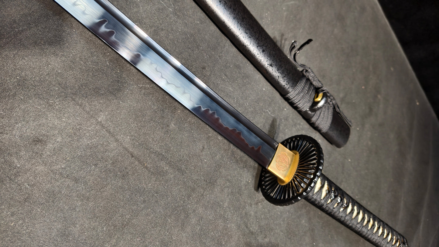 (T10 covered soil burnt blade quenched black)katana
