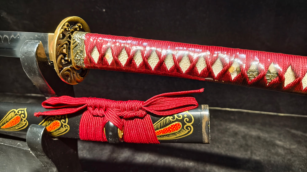 (T10 covers soil and burns blade to create ripple pattern)katana