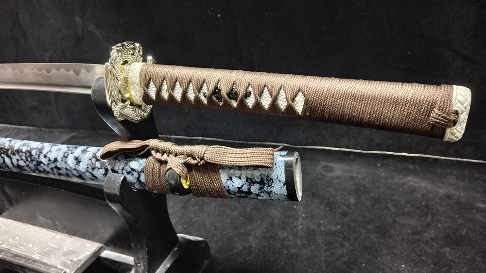 (Medium carbon steel covered with earth burning blade)kantan