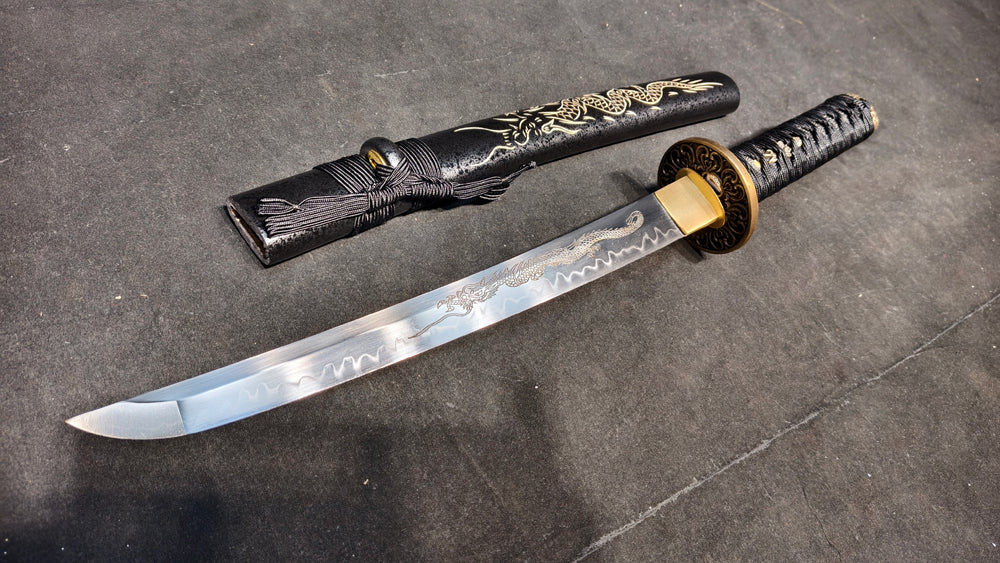 dragon hand(T10 earth-covered burning blade, carved dragon)katana,short knife