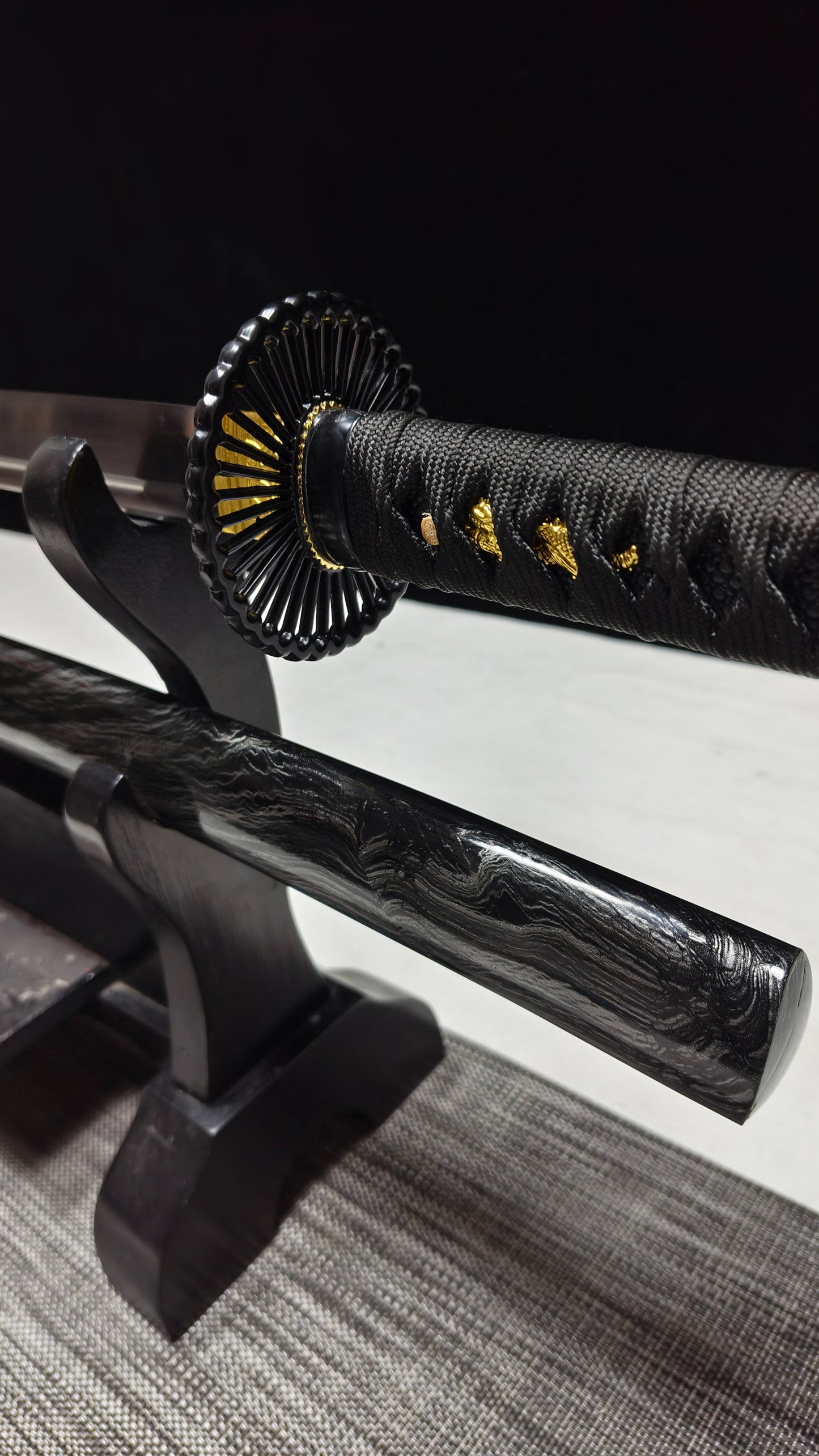 black shadow(Spring steel is forged extremely sharp)katana