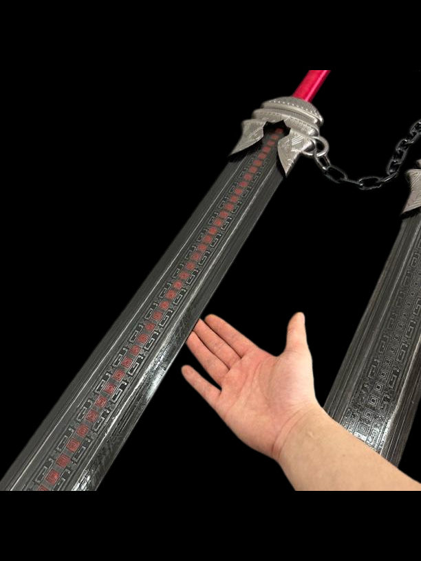 Greatsword, 7.5kg (high manganese steel), blunt blade, unsharpened.