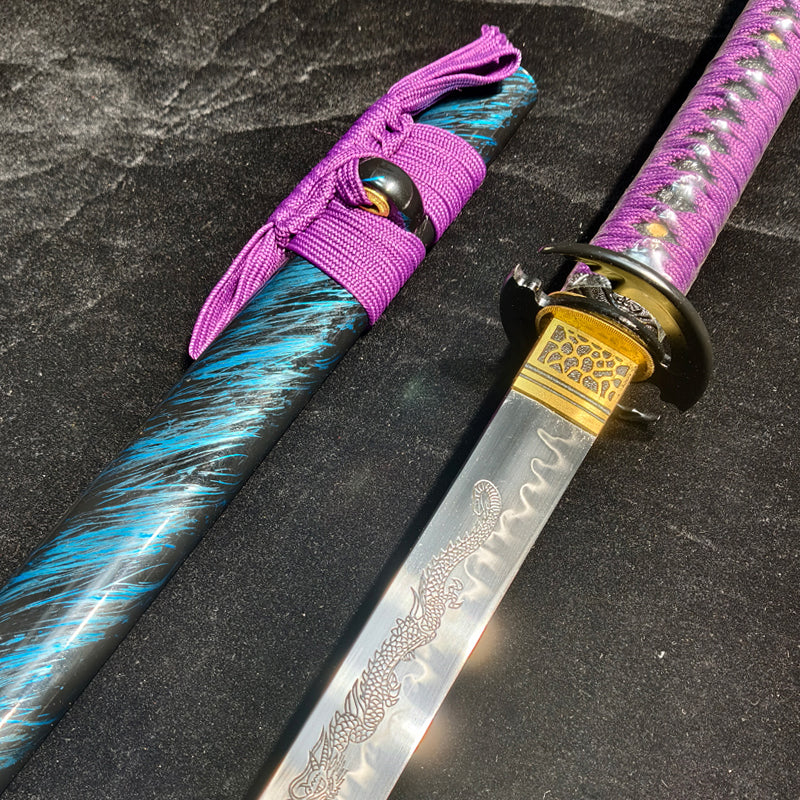 T10 (covering the soil and burning the blade to form wavy patterns) Ninja Sword， Carved dragon patter，katanan，Straight knife