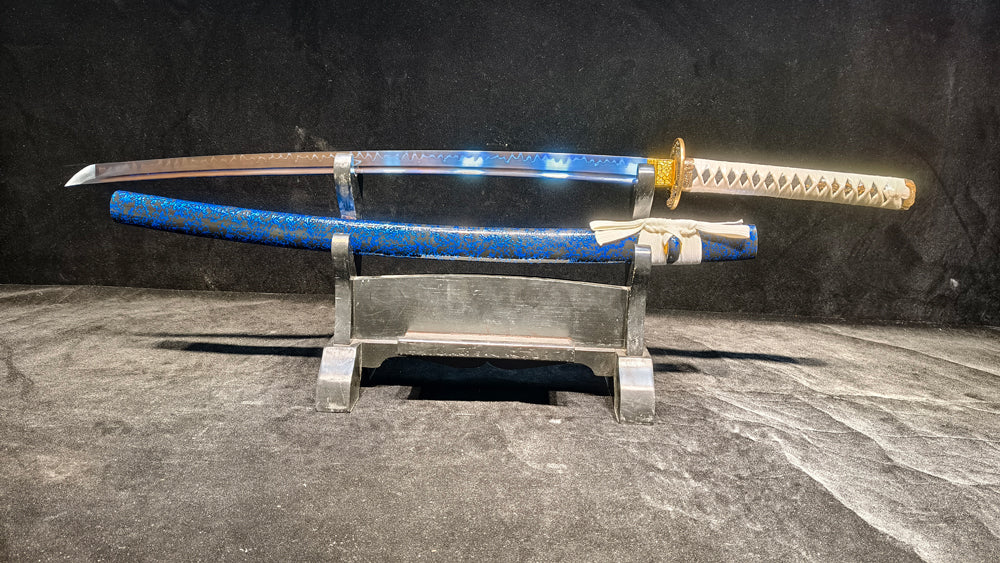 T10 (covered with soil, burned with fire, blade formed special pattern, quenched blue)katana