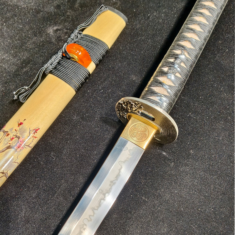 T10（Covered with soil and burned to create the blade's special pattern）katana