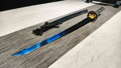 Burning Blade，t10（Flame-burning blade covered in clay, flame-reactive, quenched blue blade.）katana ,short knife