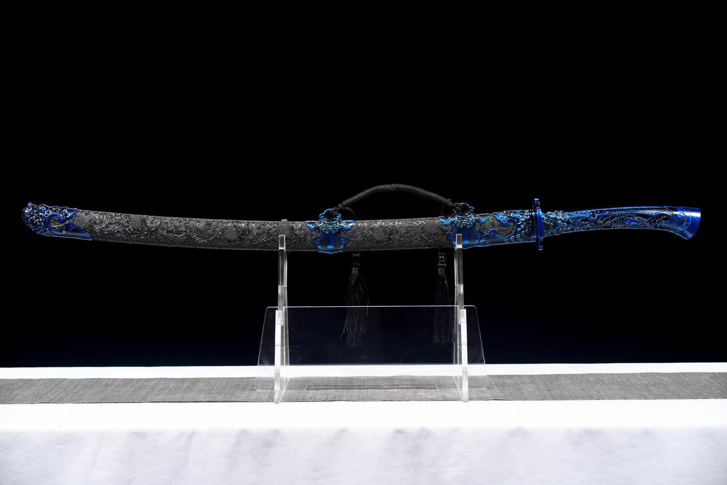 Integrated Full Tang Manganese Steel Forged Blue Surface Pattern Xiu Chun Dao, Metal Handle Solid Wood PU Scabbard Ming Jinyiwei Style Collectible Saber