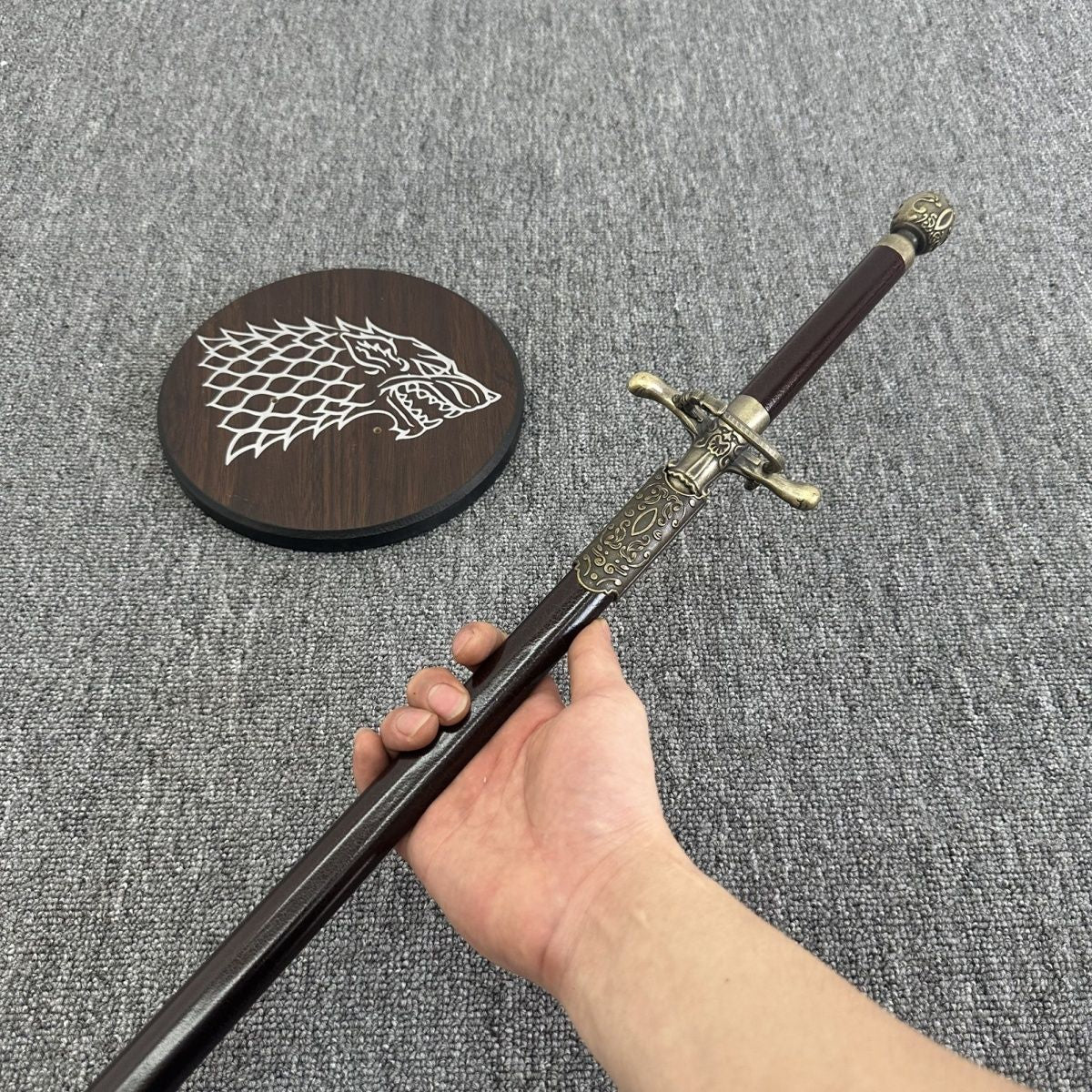 Sewing Needle (Stainless Steel) Blunt blade; unsharpened.