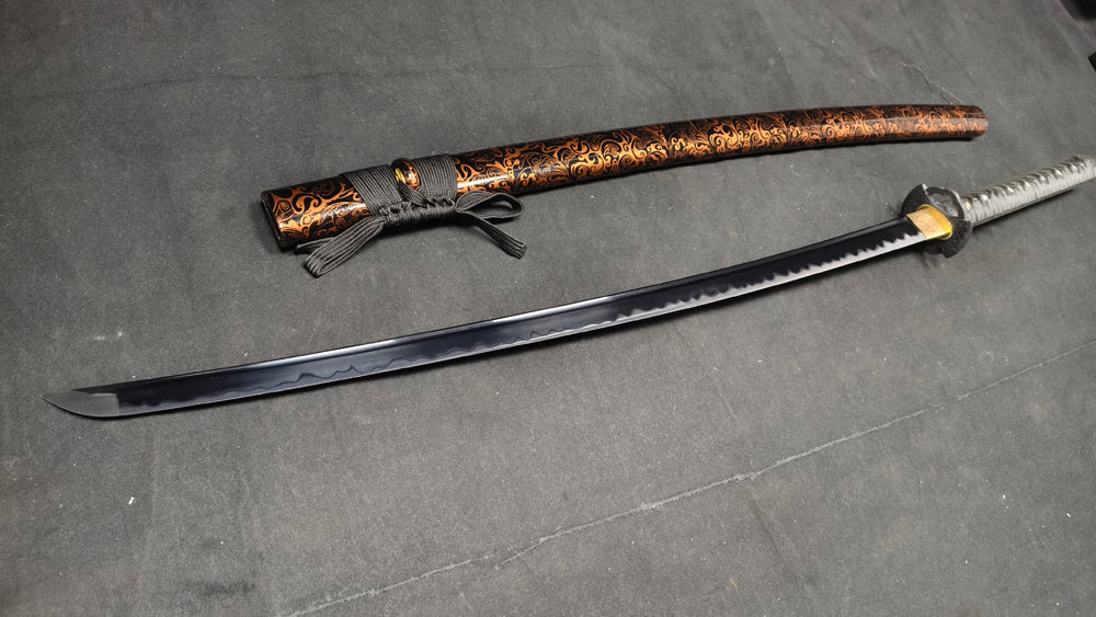 dark night（Spring steel forged and quenched black）katana