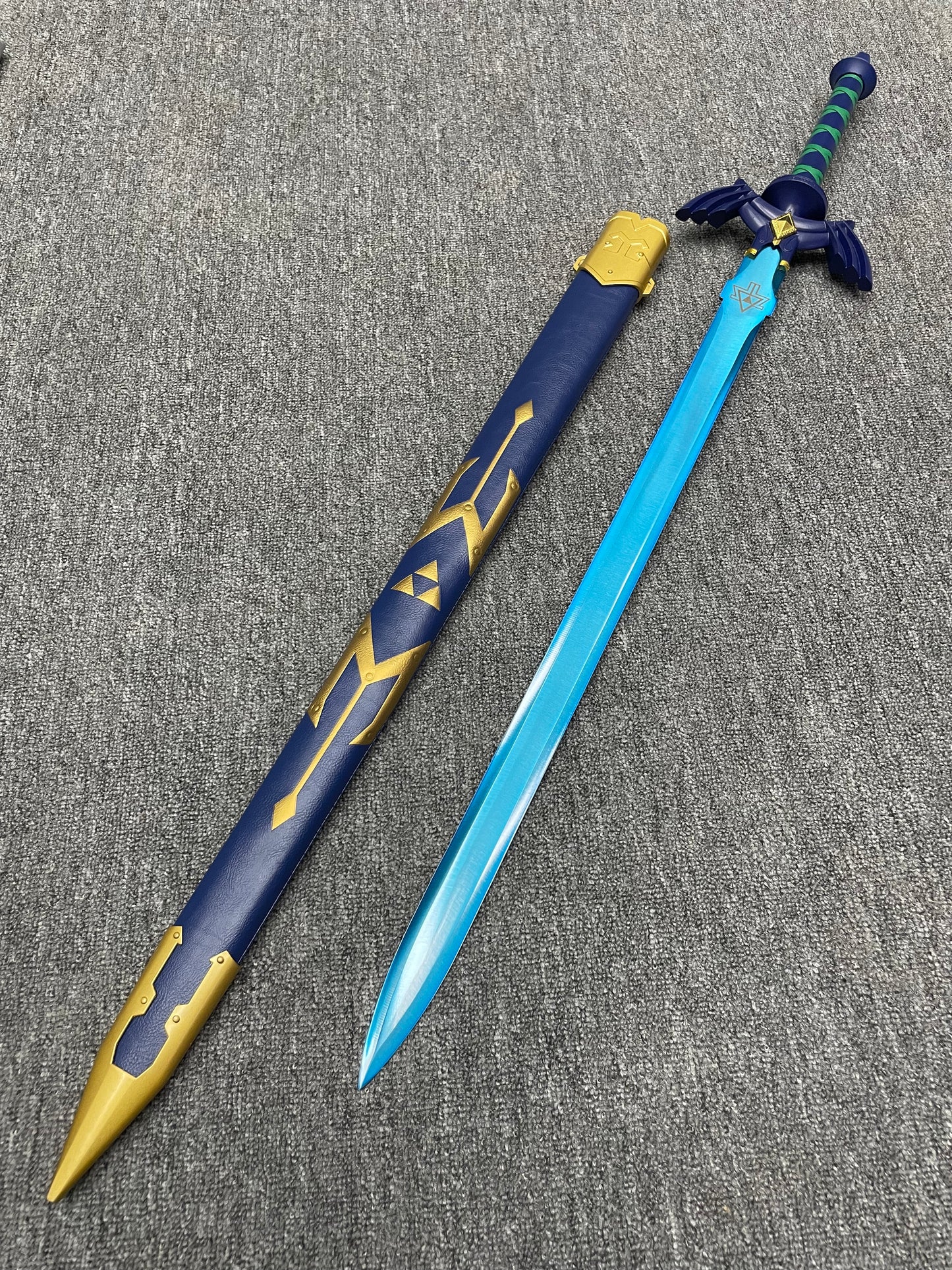 Master Sword (Stainless Steel)Blunt edge, non-sharpened