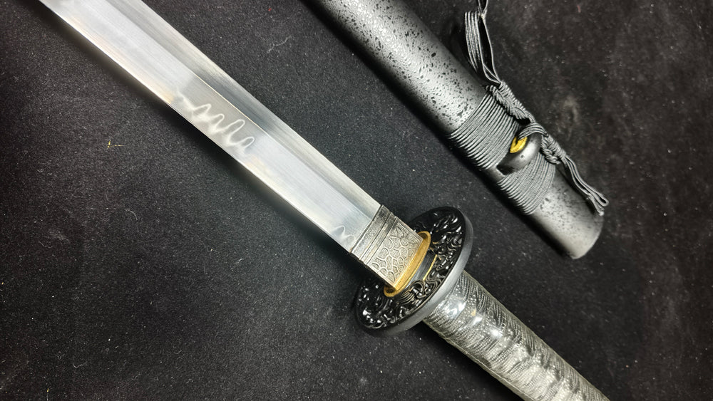 T10 (covering the soil and burning the blade to form wavy patterns)katana,Straight knife，Ninja Sword