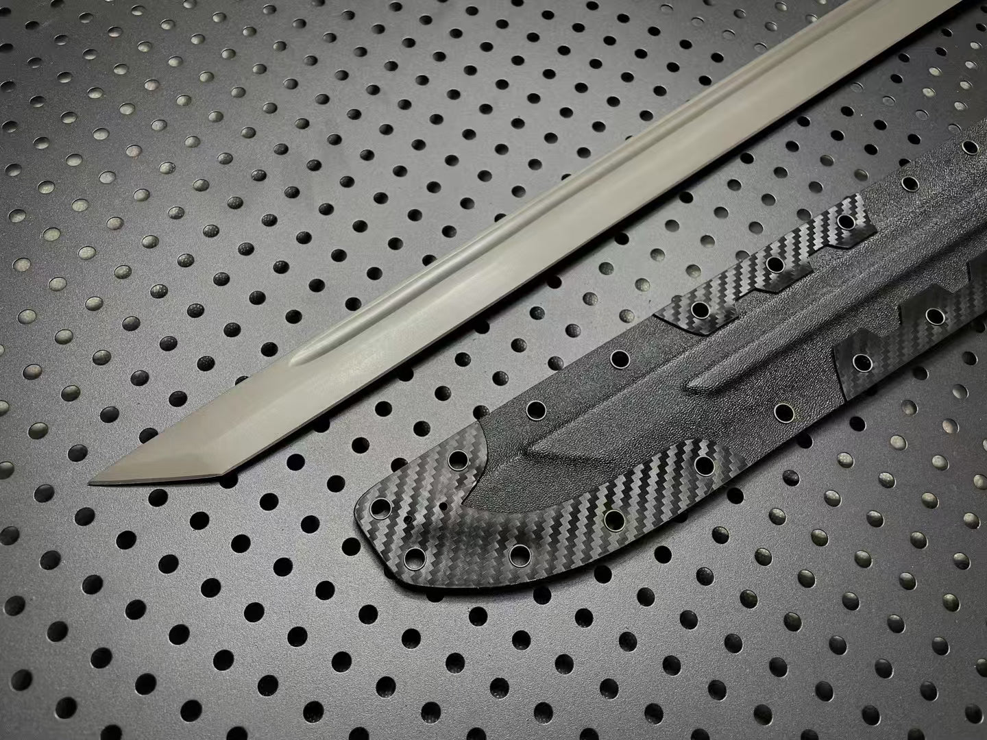 Tactical ring hand real knife
