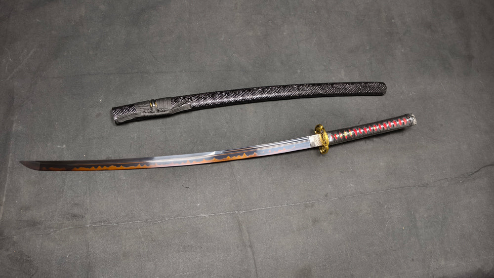 fire thorn（Medium carbon steel covered with soil, burning edge）katana