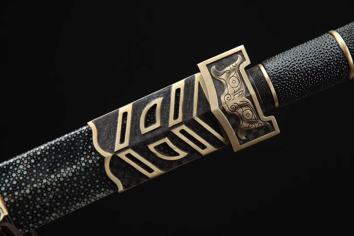 20‑Inch Black Ray‑Skin Ruyi Chinese Jian, Full Tang Construction, Sharp Blade, Hand Forged Damascus Steel Blade, Aged Solid Copper Fittings, Genuine Ray‑Skin Wrapped Scabbard, Historical Replica Collectible Sword