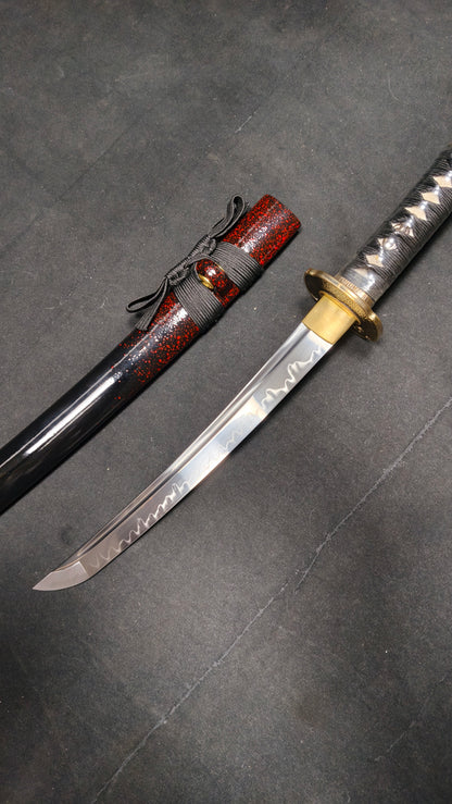 Red Wolf（T10 covers the soil and burns the blade）katana,Short knife