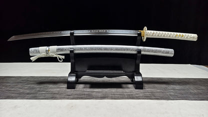 Silver Dragon，T10 (covered with soil to burn the blade)katana