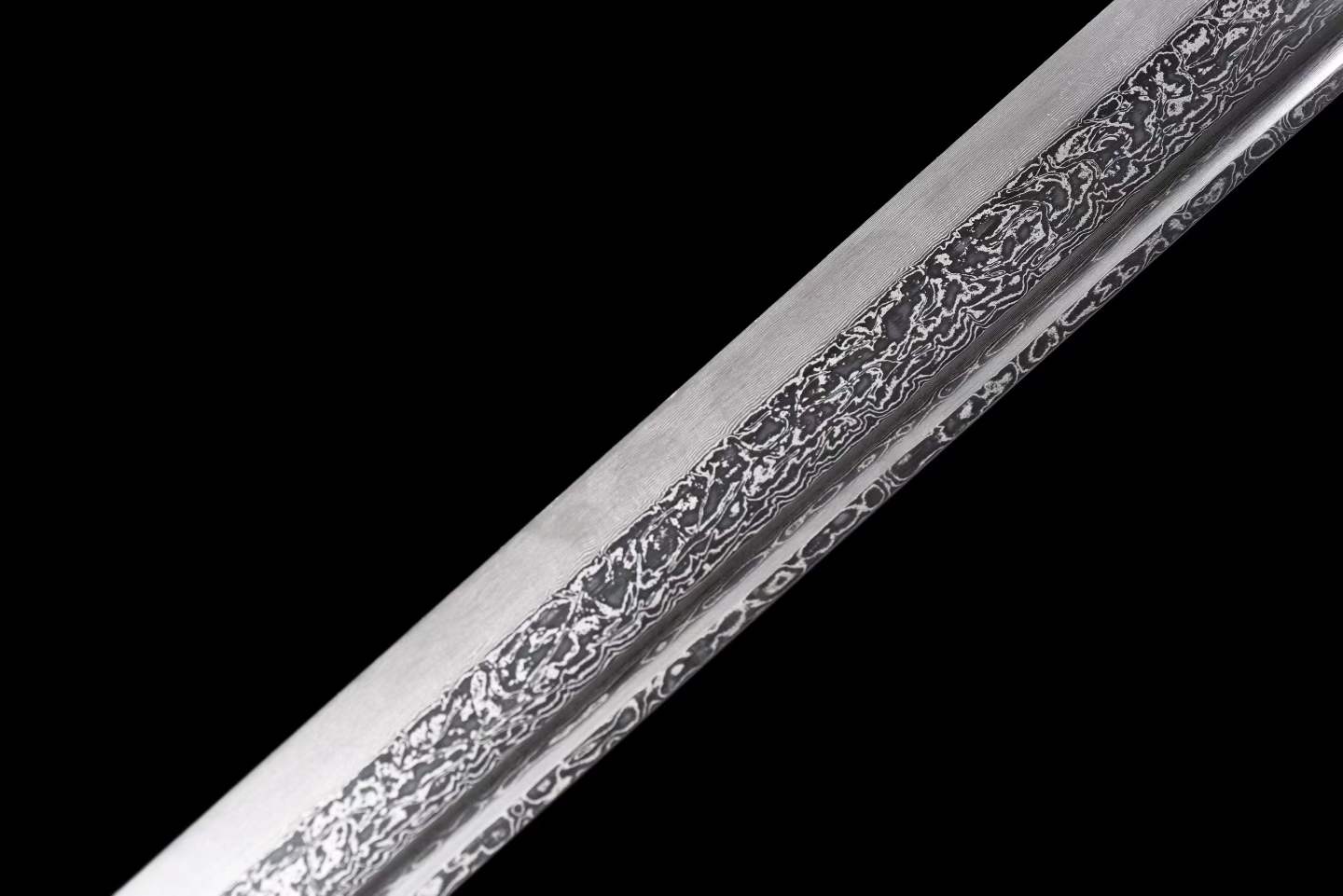 Darknight Tang Heng Dao, Full Tang Construction, Sharp Blade, Forged Damascus Steel, Alloy Cloud‑Beast Carved Fittings, Premium Dragon‑Phoenix Hardwood Scabbard, Historical Collectible Chinese Sword