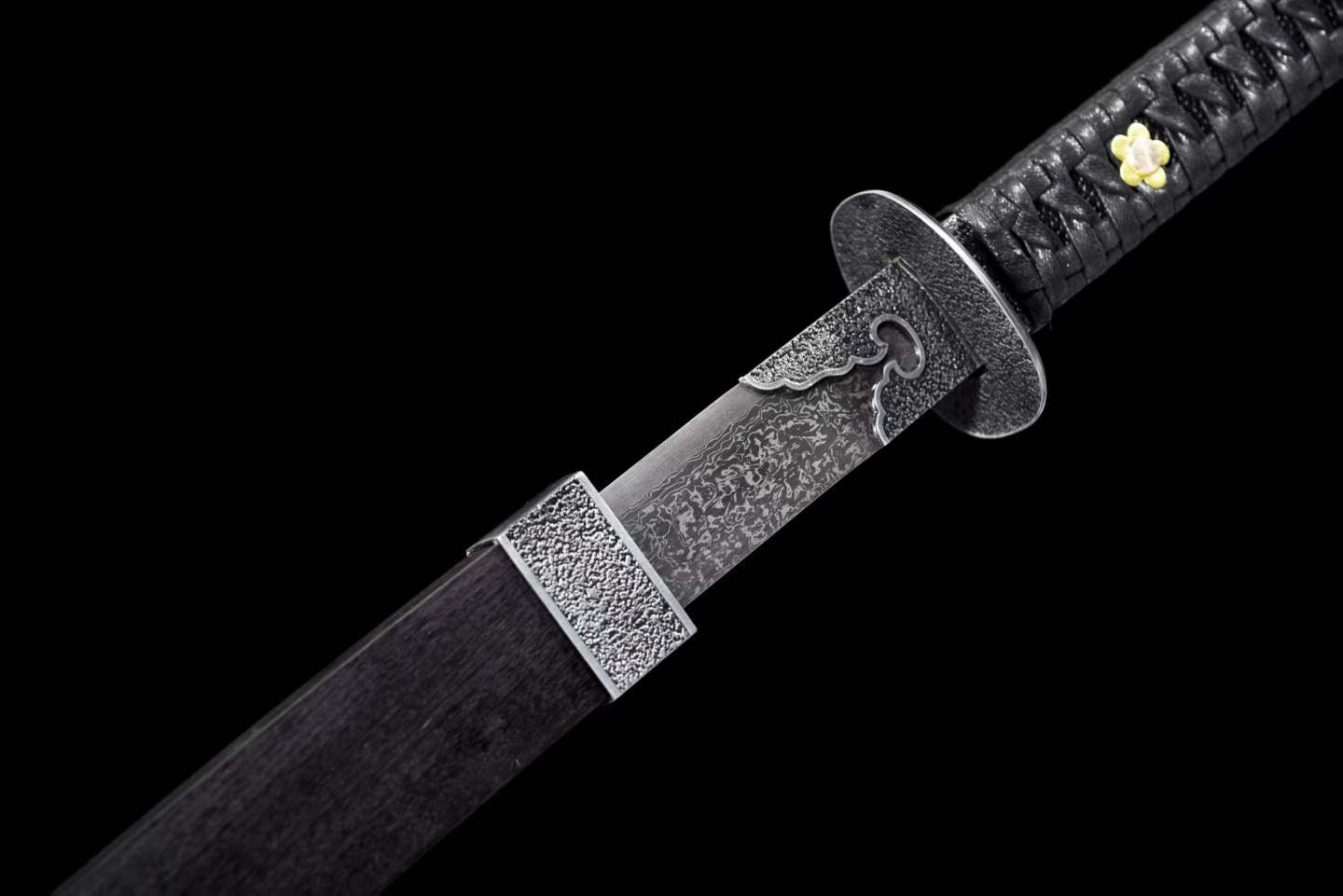 Zhen‑Yuan Ming Official Dao, Full Tang Construction, Sharp Blade, Forged Damascus Steel, Dual Fuller, Dragon‑Phoenix Hardwood Cord‑Wrapped Handle And Scabbard, Historical Replica Collectible Sword