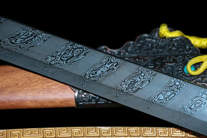 Dragon Pattern Tang Dao, Full Tang Construction, Sharp Blade, Hand-Forged Damascus Steel Blade, Zinc Alloy Fittings With Synthetic Gemstones, Old Sourwood Scabbard, Collectible Historical Chinese Sword
