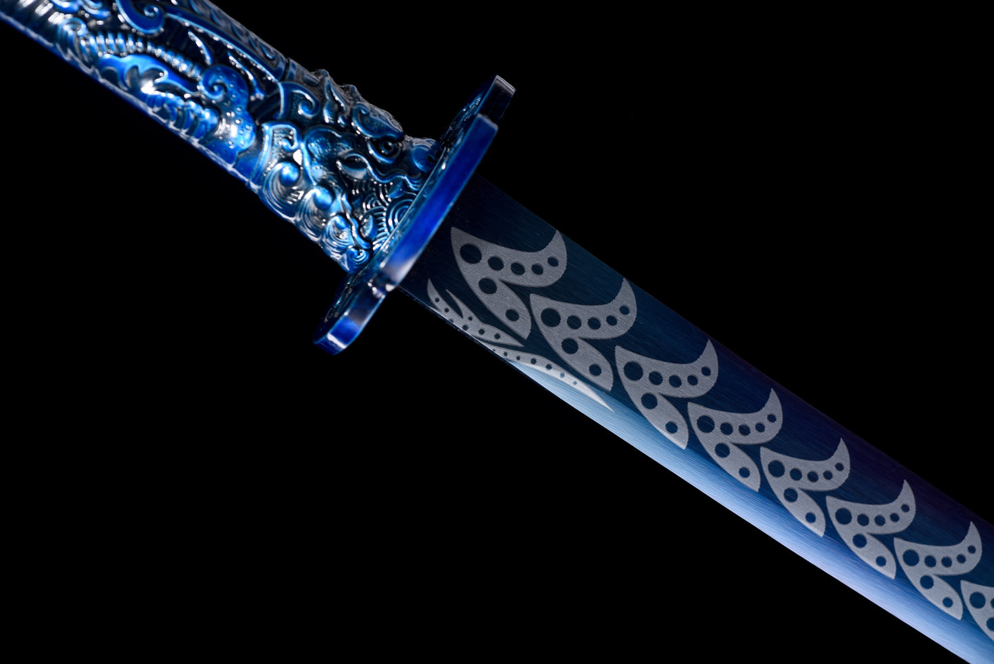 Integrated Full Tang Manganese Steel Forged Blue Surface Pattern Xiu Chun Dao, Metal Handle Solid Wood PU Scabbard Ming Jinyiwei Style Collectible Saber