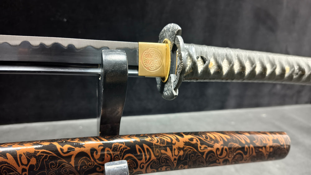 dark night（Spring steel forged and quenched black）katana