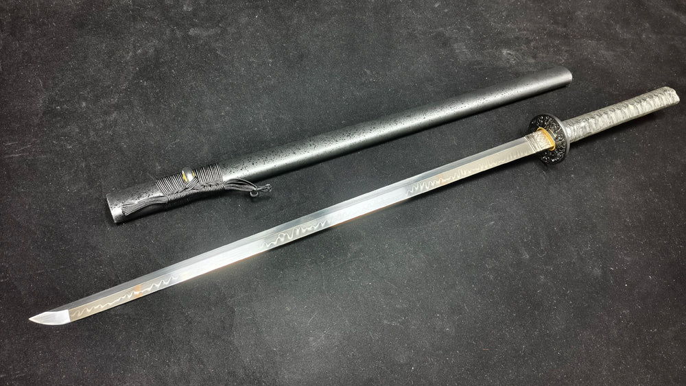 T10 (covering the soil and burning the blade to form wavy patterns)katana,Straight knife，Ninja Sword