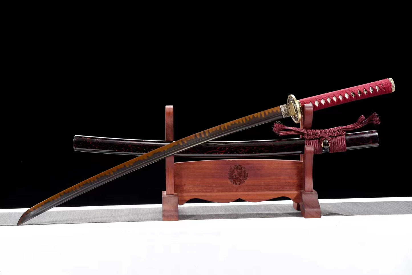 Dragon Soul，T10（Clay-covered fire-burning blade）katana