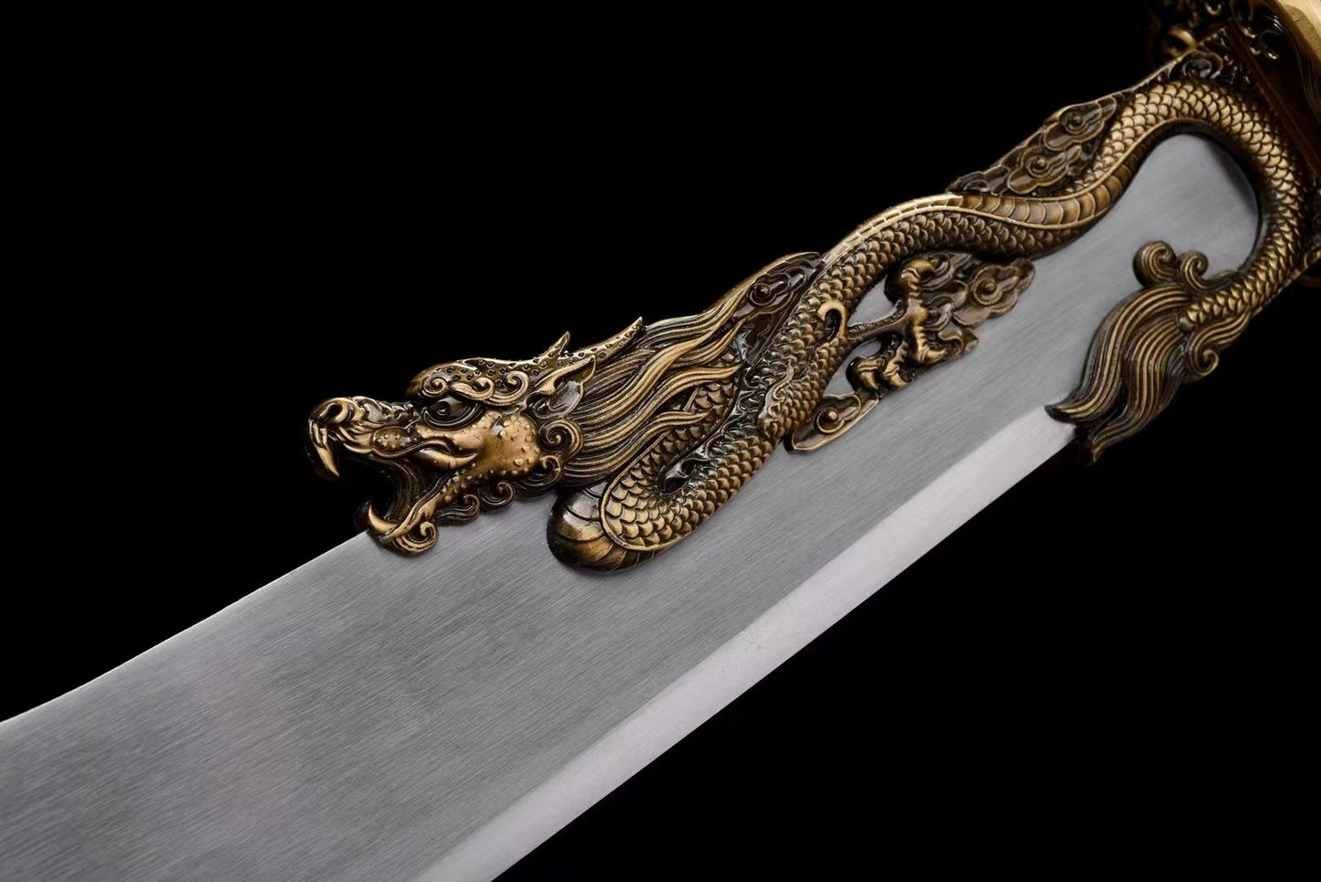 Qinglong broadsword with short handle 青龙大刀短柄款