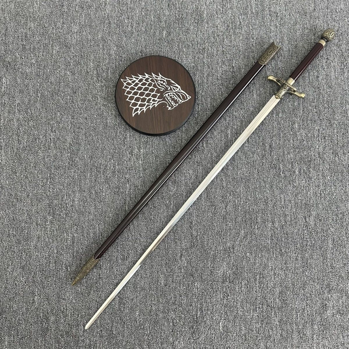 Sewing Needle (Stainless Steel) Blunt blade; unsharpened.