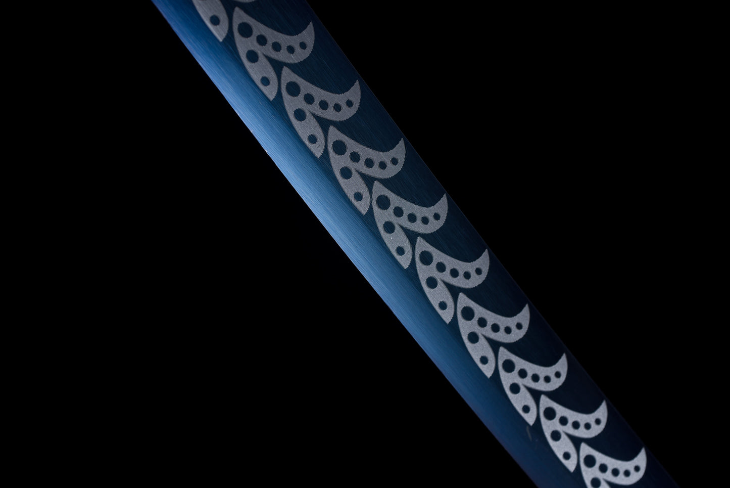 Integrated Full Tang Manganese Steel Forged Blue Surface Pattern Xiu Chun Dao, Metal Handle Solid Wood PU Scabbard Ming Jinyiwei Style Collectible Saber