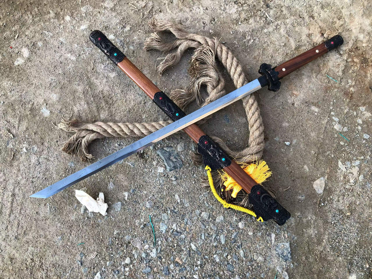 Dragon Pattern Tang Dao, Full Tang Construction, Sharp Blade, Hand-Forged Damascus Steel Blade, Zinc Alloy Fittings With Synthetic Gemstones, Old Sourwood Scabbard, Collectible Historical Chinese Sword