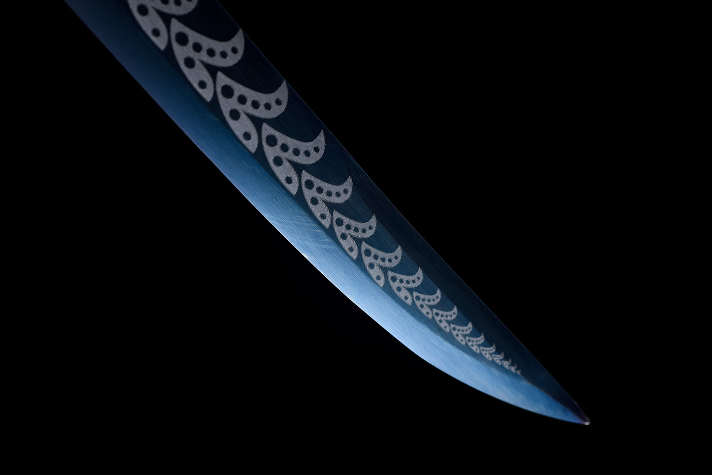 Integrated Full Tang Manganese Steel Forged Blue Surface Pattern Xiu Chun Dao, Metal Handle Solid Wood PU Scabbard Ming Jinyiwei Style Collectible Saber