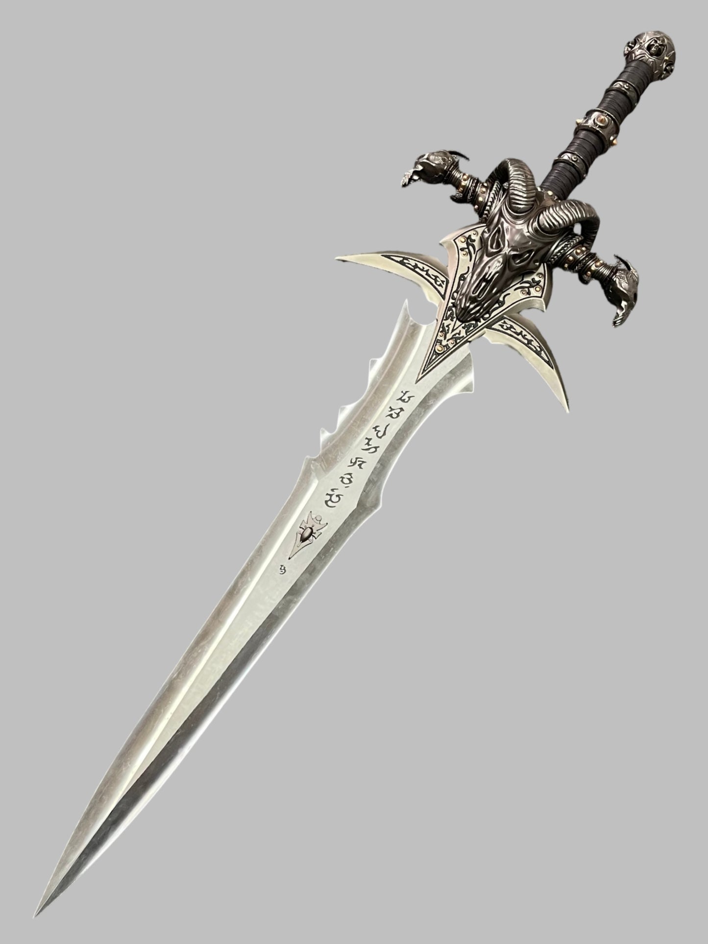(6 kg) Frostmourne (Stainless Steel) — Blunt Blade (Unsharpened)