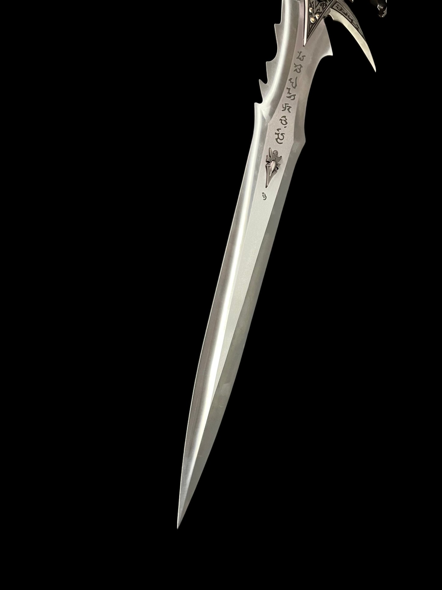 (6 kg) Frostmourne (Stainless Steel) — Blunt Blade (Unsharpened)